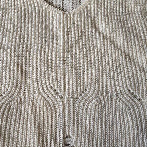 Women's Size X Large V-Neck Knit Beige Knit Tank W/Fringe Bottom - Picture 3 of 10